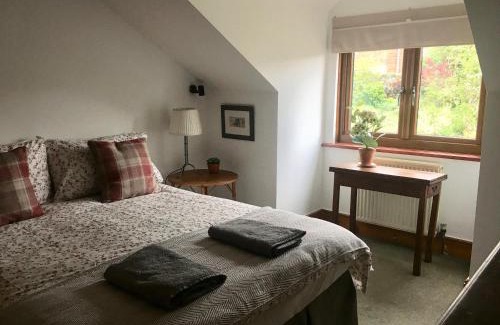 Alphington House | Secret Garden Cottage