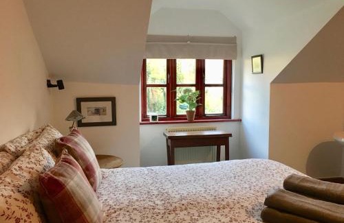 Alphington House | Secret Garden Cottage