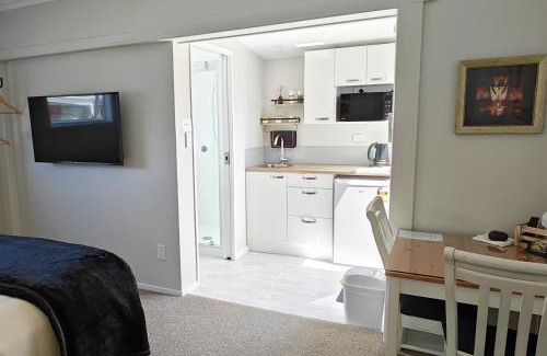 Tauranga Apartment | Secret Garden Guest Suite