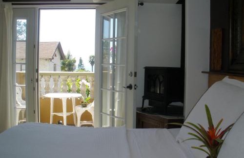 Del Mar Hotel | Secret Garden Inn