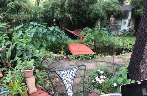 North Houston House | Secret Garden-Near Downtown Houston-Private Entry