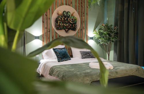 Royat Apartment | Secret Jungle - Love Room by PRIM0 C0NCIERGERIE