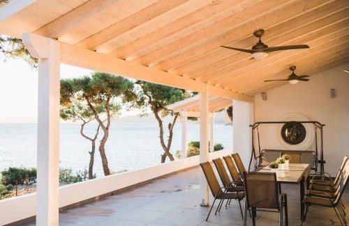 Troizinia Villa | SECRET PARADICE-HIDDEN GETAWAY-PRIVATE BEACH
