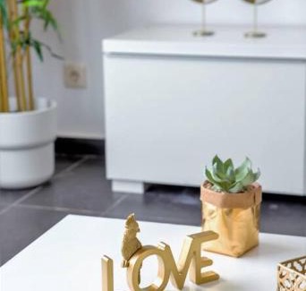 Calicos Apartment | SecretView