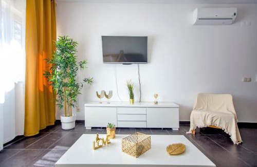 Calicos Apartment | SecretView