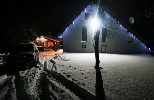 Poiana Marului Villa | Seculed House on The hill, fresh air, walks în nasture, wild corner ofheaven.