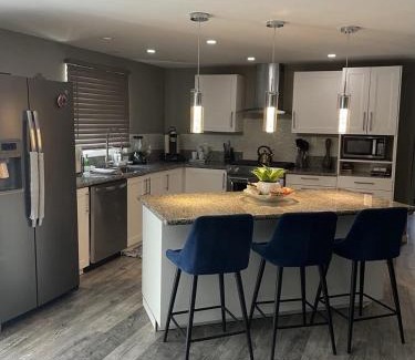 Oak Creek House | Sedona Vista To Red Rock pets friendly and Hot Tub