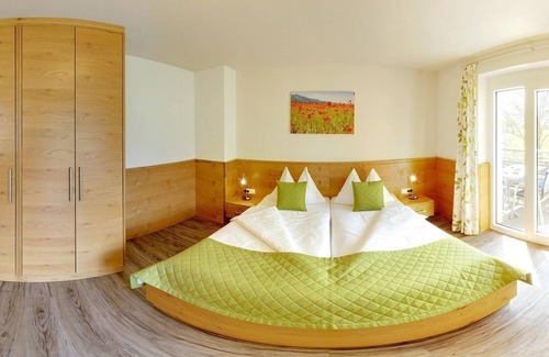 Faak am See Other | Seebungalows: App. 2, 3 - Ferienwohnungen & Bungalows am Faaker See Kargl