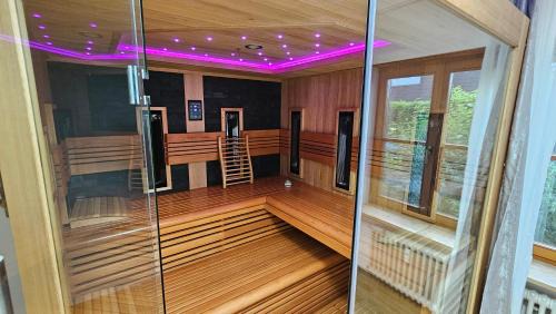 Ohningen Apartment | SeePanorama-Deluxe-Sauna-Massage-Garten-Tranpolin-Tischkicker-Tropical-BBQ-Parken