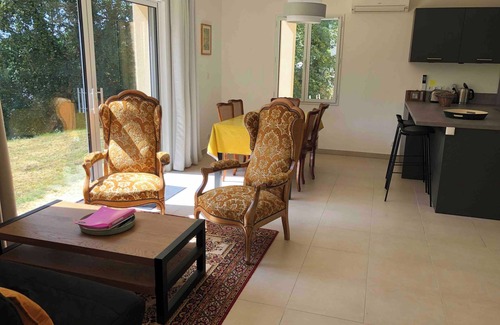 Saint-Leon-sur-Vezere House | Séjour Lotus Dordogne Buddhist centers within walking distance