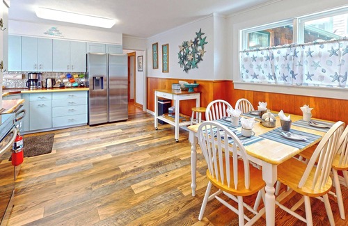 Seaside House | SELAH BY THE SEA - Beachfront!