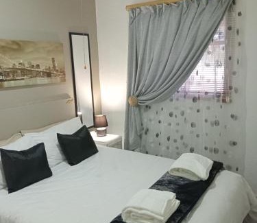 Bethulie Apartment | Selah guest cottage.place to pause, breath relax