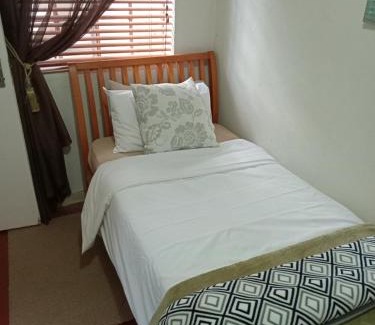 Bethulie Apartment | Selah guest cottage.place to pause, breath relax