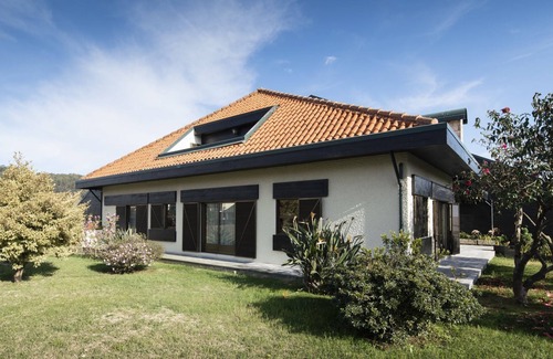 Mozelos House | Selection - AL - Seven Bedroom House, Sleeps 14