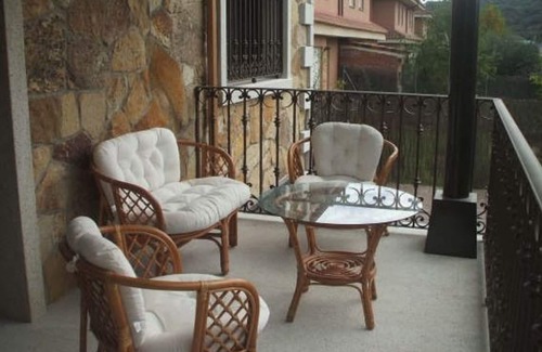 Guadalix de la Sierra Cottage | Self catering Los Alisos for 14 people