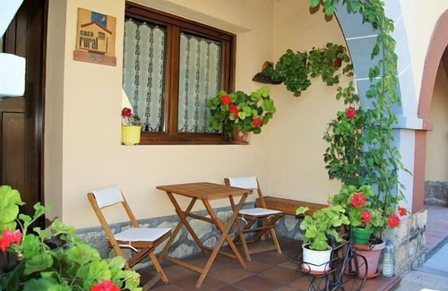 San Leonardo de Yague Cottage | Self catering Laguna Negra 49 for 10 people