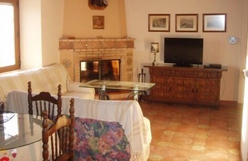 Martos Cottage | Self catering La Acacia for 12 people