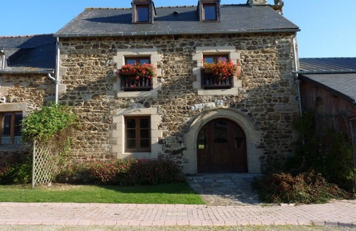 Corseul Cottage | Self catering La Julerie for 8 people