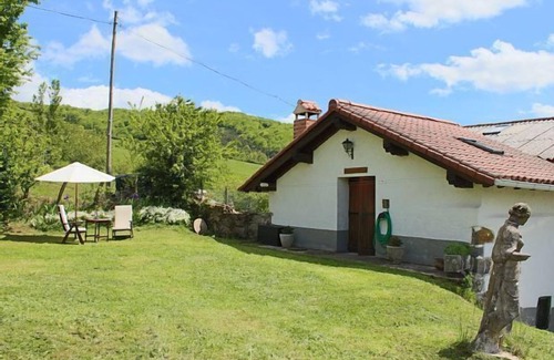 Mezkiritz Cottage | Self catering Lazkotzenea for 9 people
