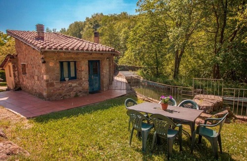 Riudaura Cottage | Self catering Molí de Dalt for 4-6 people with heated communal pool
