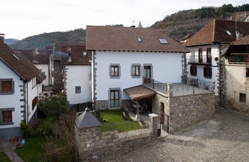 Ochagavia Cottage | Self catering Txalastaso for 8 people