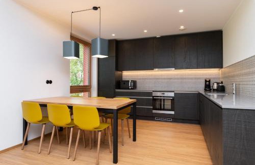 Kesklinn Apartment | Self-check-in 3 bedroom apartment with sauna and balconies