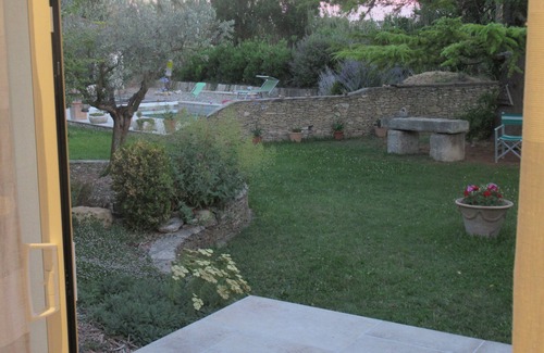 Saumane-de-Vaucluse Apartment | Self-contained apartment with swimming pool