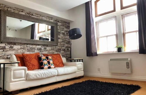 Barnoldswick Apartment | Self contained 1 bedroom Apt. Town centre. 3 min walk to Music/Arts Centre.