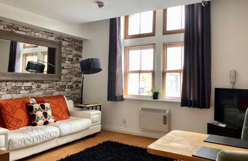 Barnoldswick Apartment | Self contained 1 bedroom Apt. Town centre. 3 min walk to Music/Arts Centre.