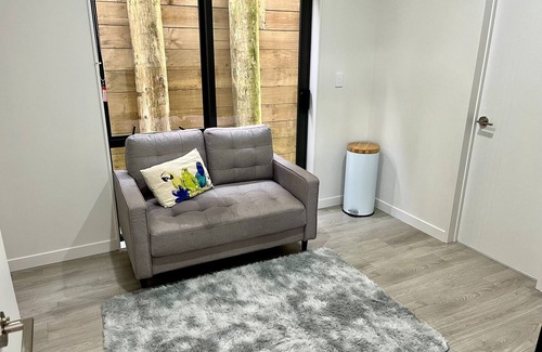 Auckland Apartment | Self Contained 2 Bedroom - Botanic Gardens & Airport