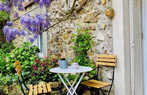 Meudon Apartment | Self-contained apartment in guest house - Near Paris
