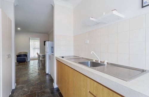 West Busselton Apartment | Self-Contained Beachside Apartments with outdoor pool, BBQ, Games & Play Areas