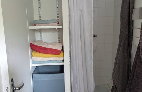 Conde-sur-Vesgre Bed & Breakfast | Self-contained room in the countryside