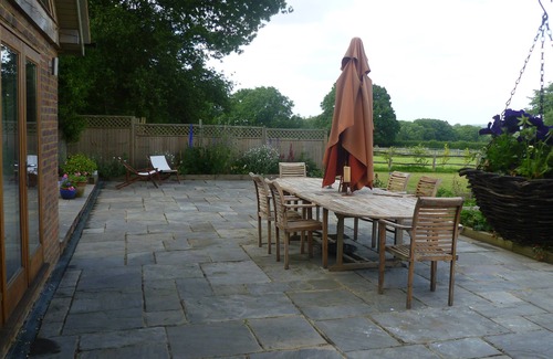 Haslemere Apartment | Self Contained Small Barn Unit in AONB