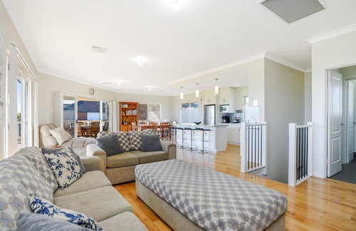 Sellicks Beach House | Sellicks Sea View - Large Coastal Home with Sweeping Views of the Sea and Hills