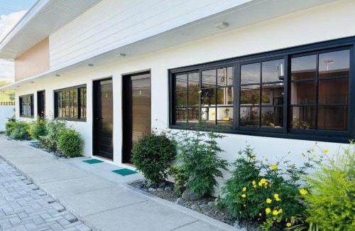 Bacnotan Bed & Breakfast | Selline Bed and Breakfast