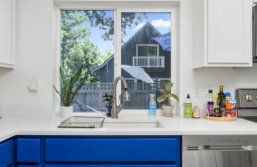 Sellwood-Moreland House | Sellwood Retreat, New Construction, Open Patio w/Deck, BBQ and Fire-Table, Walk to Parks and Food
