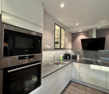 Florø Apartment | Selveier leilighet, Parkering med El-bil ladder