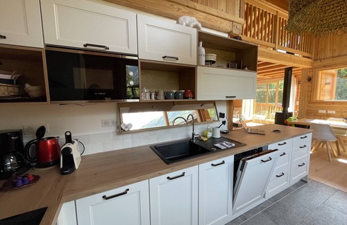 Les Praz-de-Chamonix Ski Chalet | Semi Detached Chalet For 8 With Balcony & Garden