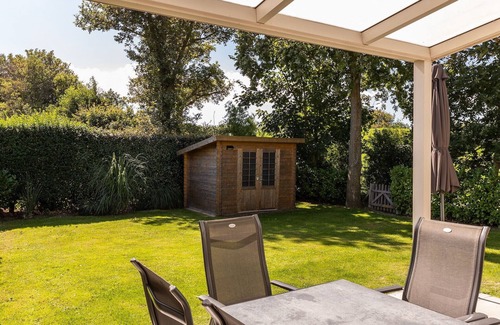 Brouwershaven Cottage | Semi-detached bungalow for 6 persons