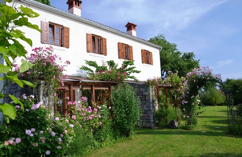 Slap House | Semi-detached house, Sub-Mediterranean Garden Estate, Panoramic Views, Pool, Art
