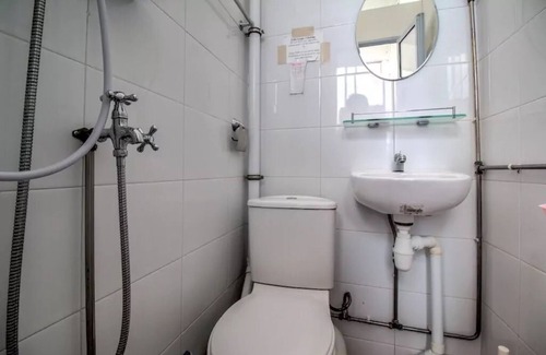 Lavender Apartment | Semi-Ensuite with Balcony ONE occupant, 5min to lavender MRT (Not for tourist)