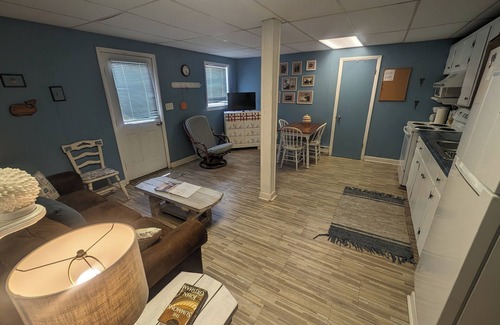 South Nags Head Apartment | Semi-Oceanfront Ground Level Apt🌊 Basic, Beachside Living⛱Private Access Road