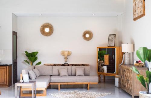 Nakula Villa | [Seminyak central] private 3 bedrooms villa with swimming pool