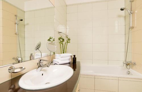 Afanasivsʹkyy Yar Apartment | Senator City Center