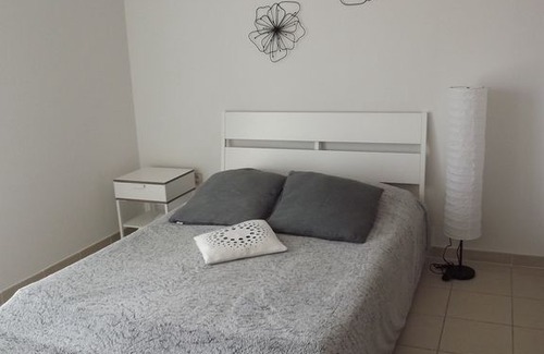 Valros Apartment | SENIORS ON VACATION - ENJOY AN APPROPRIATE FRAMEWORK