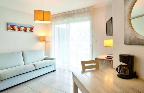 Casteljau Apartment | Sensational Lou Castel 1 bed Apartment with separate sleeping alcove sleeps 4