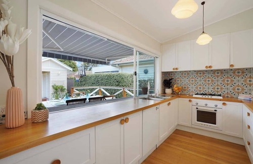 Yarraville House | Sensational home - family oasis and modern studio