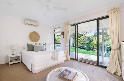 Sapphire Beach Bed & Breakfast | Sensom Boutique Bed and Breakfast