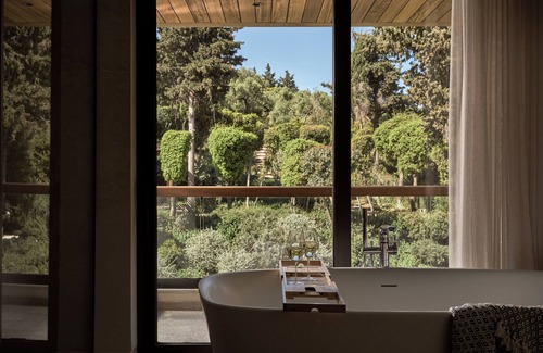 Neromilos Villa | Sentiero Iconic Villa, a Serene Retreat